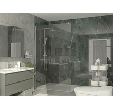 Modernes Badezimmer mit ebenerdiger Glasdusche, Duschsystem, grauem Waschtisch und grünen Fliesen in Marmoroptik.
