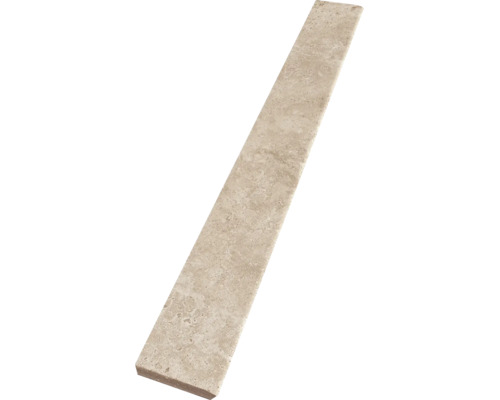 Sockelfliese aus Naturstein, Travertin, beige, rechteckig.