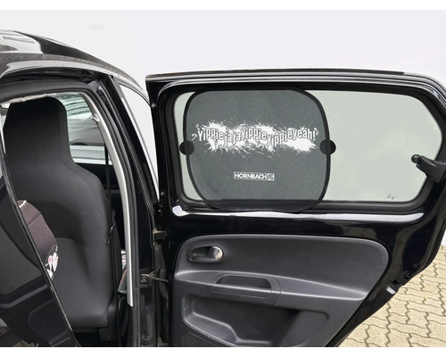 Sonnenschutz für das Autofenster mit Hornbach Logo und dem Schriftzug Yippiejajayippieyippieyeah.