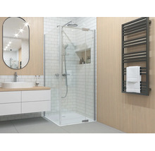 Modernes Badezimmer mit Glas-Eckdusche, weißem Waschtischunterschrank, ovalem Spiegel und dunklem Handtuchheizkörper an Wänden in Holzoptik.