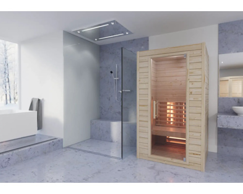 Moderne Badezimmereinrichtung mit einer Holzsauna, einer bodengleichen Dusche mit Glaswand und einer Badewanne in einem hellen Raum.