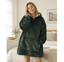 Eine Frau trägt einen weichen Kuschel Hoodie mit Kapuze und einer großen Fronttasche, ideal für gemütliche Stunden zu Hause.