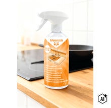 Rakkuun Küchenentfetter in Sprühflasche zur Reinigung von Kochfeldern (Image AI modified or generated)