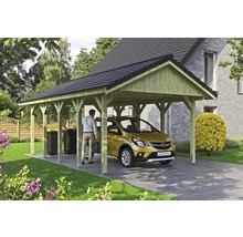 Carport aus Holz mit Auto auf einem Grundstück