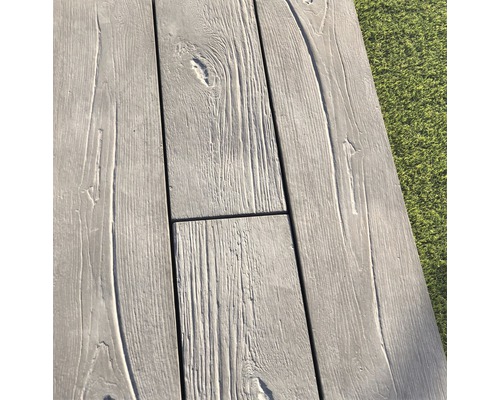 Terrassendielen mit Holzstruktur