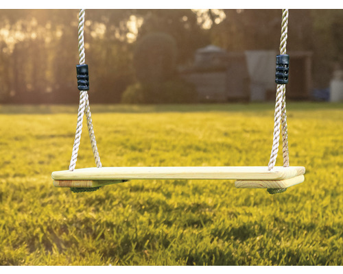 Holzschaukel mit Seilaufhängung für den Garten