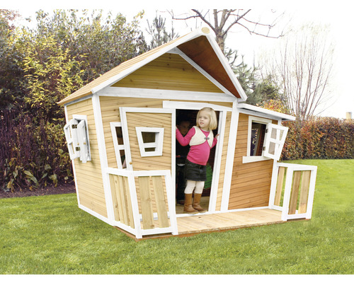 Spielhaus aus Holz mit Tür und Fenstern im Garten