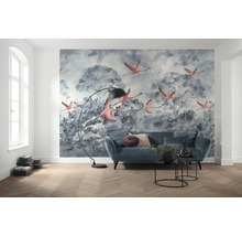 Wohnzimmer mit Fototapete, Sofa, Stehlampe und Tisch