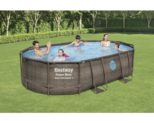 Bestway Aufstellpool mit Personen im Garten