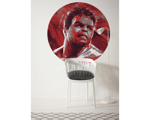 Wandaufkleber mit Hulk-Motiv in einem Raum mit Stuhl und Lampe