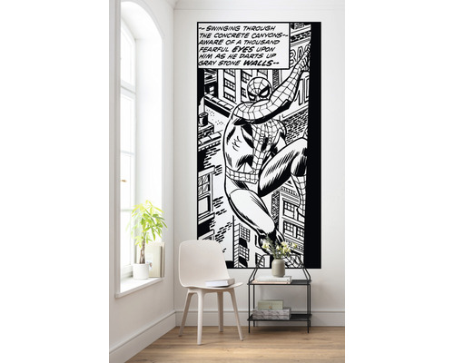 Wandgestaltung mit Spider-Man Comic Motiv in einem hellen Raum.