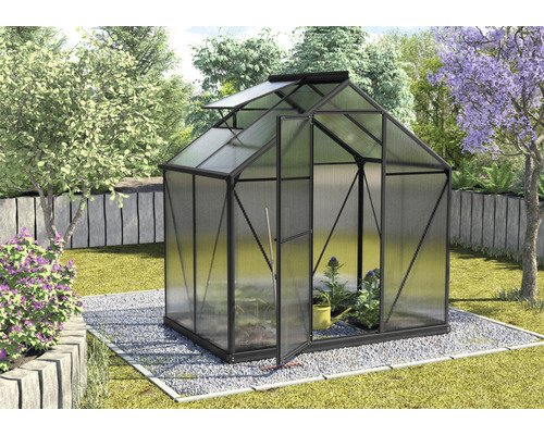 Gewächshaus Vitavia Triton 2500 Hohlkammerplatten 6 mm 198 x 131 cm schwarz Gewächshaus mit geöffneter Tür und Dachfenster im Garten