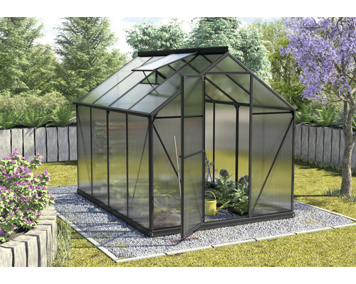 Gewächshaus Vitavia Triton 5000 Hohlkammerplatten 6 mm 198 x 256 cm schwarz Gewächshaus mit geöffneter Tür im Garten