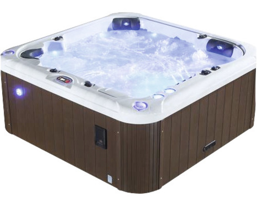 Quadratischer Whirlpool mit brauner Verkleidung und sprudelndem Wasser
