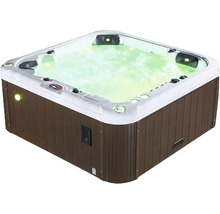 Quadratischer Whirlpool mit Beleuchtung