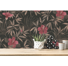 Tapete mit Hibiskusblüten und Blättern