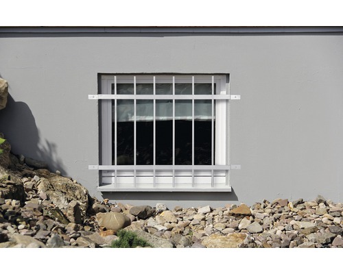 Fenster mit Gitter zum Einbruchschutz