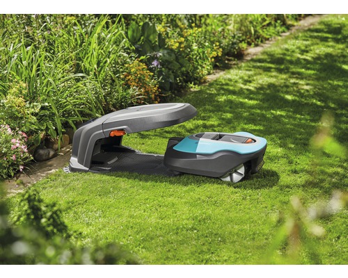 Gardena Mähroboter Ladestation auf Rasen