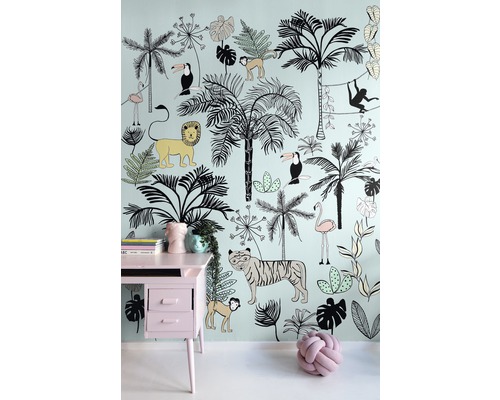 Tapete mit Dschungelmotiven und Tieren im Kinderzimmer