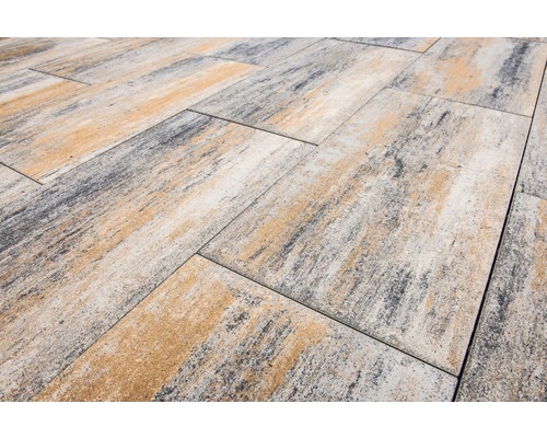 Verlegung von Betonpflastersteinen im Außenbereich