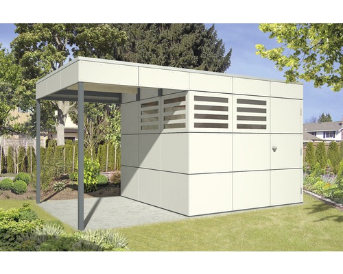 Modernes Gartenhaus mit Überdachung im Garten.