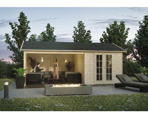 Gartenhaus Skanholz Tilburg inkl. Fußboden 613 x 380 cm Gartenhaus mit Loungeecke, Feuerstelle und Liegestühlen im Garten