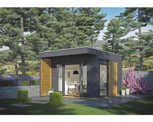 Modernes Gartenhaus mit Holzfassade, Terrassentüren und Holzjalousien