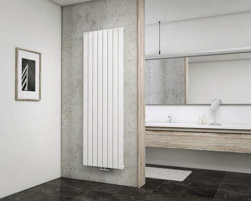 Designheizkörper Schulte Aachen 1800x616 mm weiß mit Mittelanschluss Modernes Badezimmer mit Heizkörper, Waschtisch und Spiegel