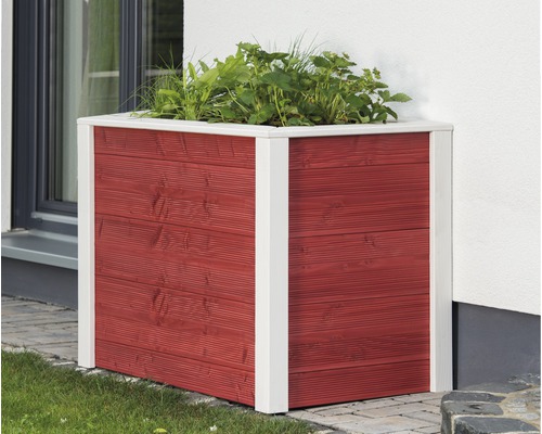 Quadratischer Pflanzkasten aus Holz mit Pflanzen