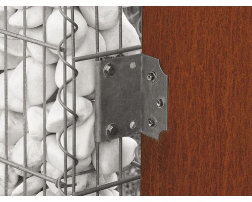 Gabione befestigt mit Winkelverbinder an einer Stahlplatte