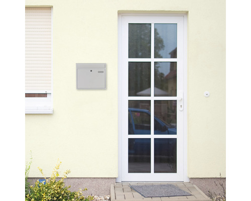 Fassade mit Briefkasten und Haustür