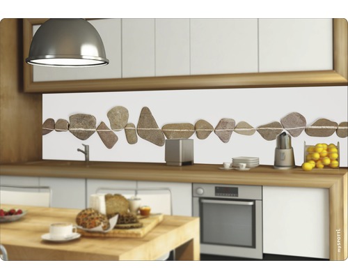 Küchenszene mit Küchenrückwand mit Steinmotiv