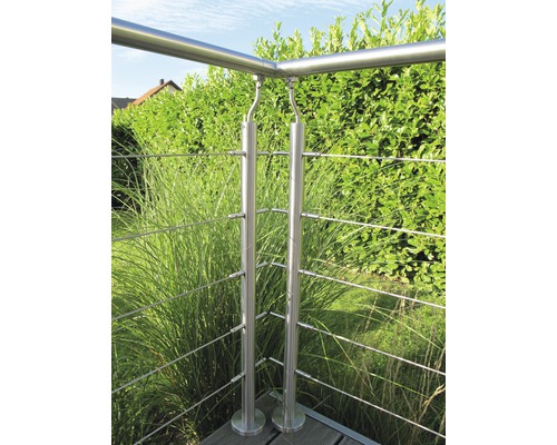 Edelstahlgeländer mit Drahtseilen auf einer Terrasse