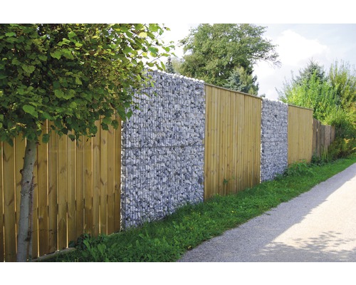 Gabionenzaun mit Holzpaneelen für den Garten
