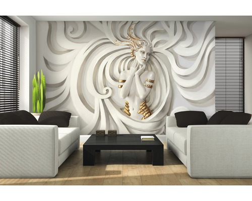 Wohnzimmer mit einer weißen Skulptur-Tapete, Sofas und Couchtisch.