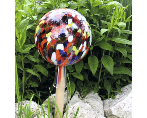 Gartendekoration: Dekokugel mit Holzstab