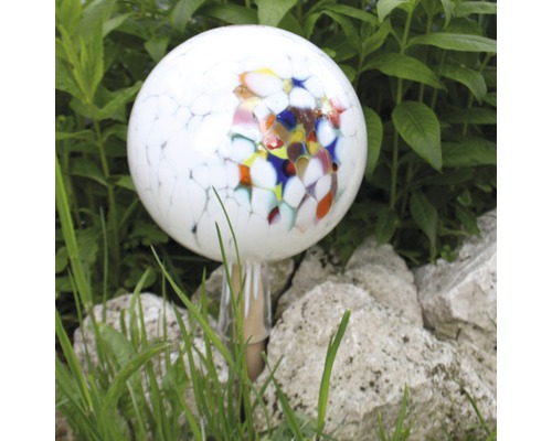 Dekokugel für den Garten mit Muster