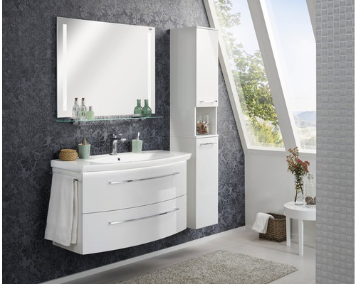 Modernes Badezimmer mit Waschtischunterschrank, Spiegelschrank und Hochschrank in Weiß