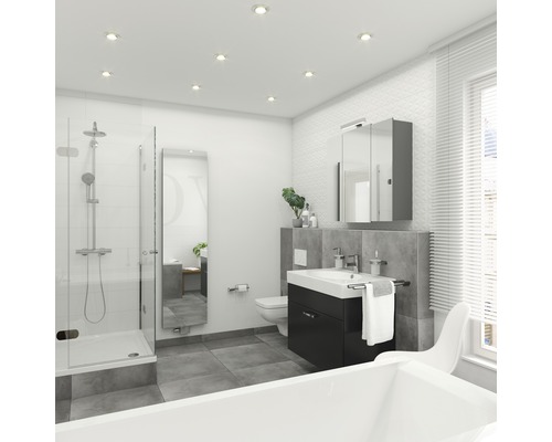 Badezimmer mit Dusche, Waschbeckenunterschrank, Spiegelschrank und Badewanne