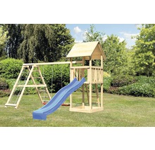 Spielplatz mit Schaukel, Klettergerüst und Rutsche im Garten.
