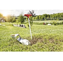 Bodenprobenstecher zur Gartenarbeit im Gras