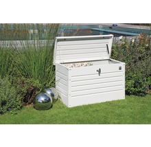 Geöffnete, weiße Gartenbox auf einer Rasenfläche