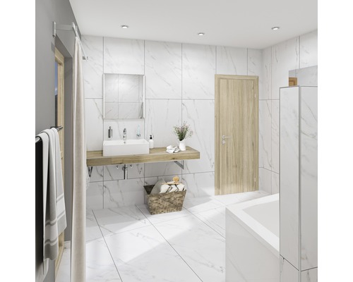 Helles Badezimmer mit Waschbecken, Spiegel, Badewanne und Handtüchern