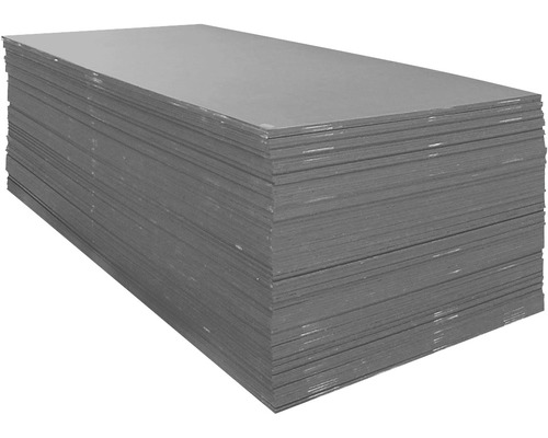 Stapel schwarzer Kunststoffplatten