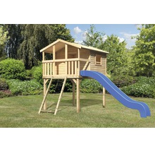Spielhaus aus Holz mit Rutsche und Leiter im Garten