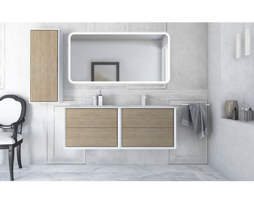 Badezimmer mit Waschtischunterschrank, Spiegelschrank, beleuchtetem Spiegel und Stuhl