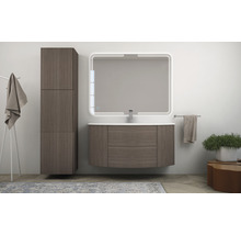 Badezimmer mit Waschbeckenunterschrank, Spiegelschrank und Hochschrank