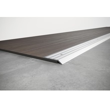 Bodenprofil aus Aluminium an Holzboden angebracht