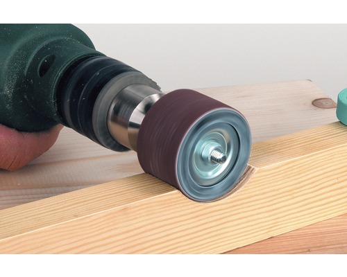 Schleifhülsen Set im Einsatz auf Holz