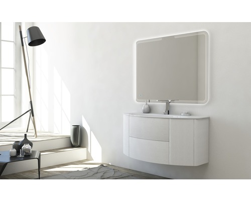 Modernes Badezimmer mit Waschtischunterschrank und Spiegel mit Beleuchtung